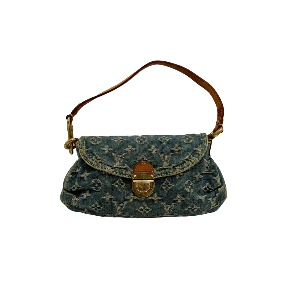 Louis Vuitton Mini Pleaty i blå Monogram Denim med læderhank, set forfra